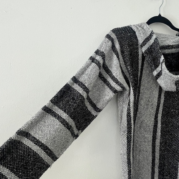 Black and gray Baja hoodie - Picture 4 of 5